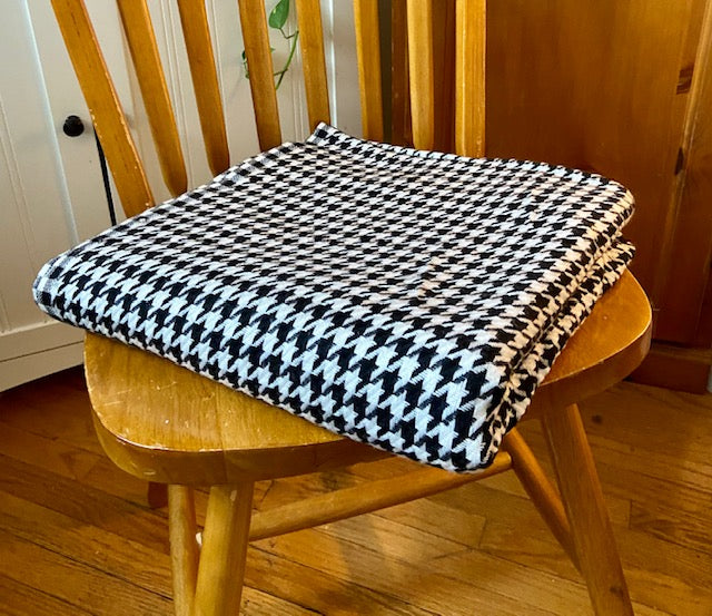 Black and White Wool-Cashmere Blanket