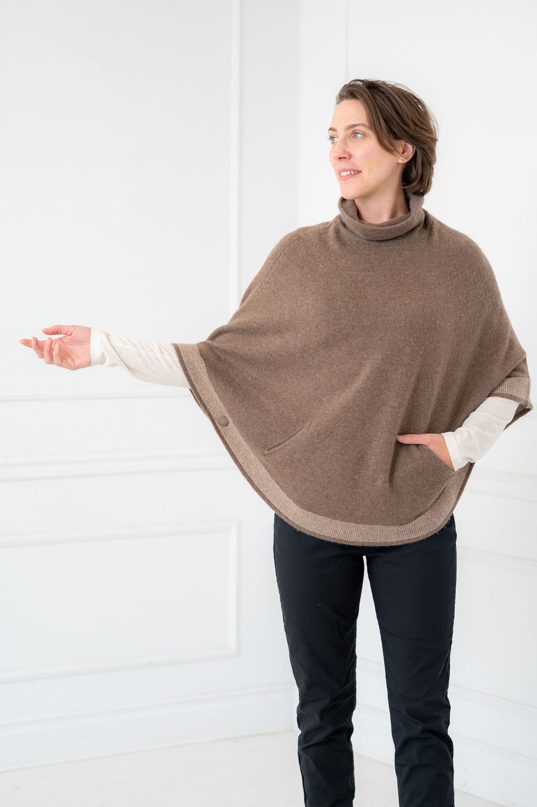 100% Cashmere Camel Round Poncho