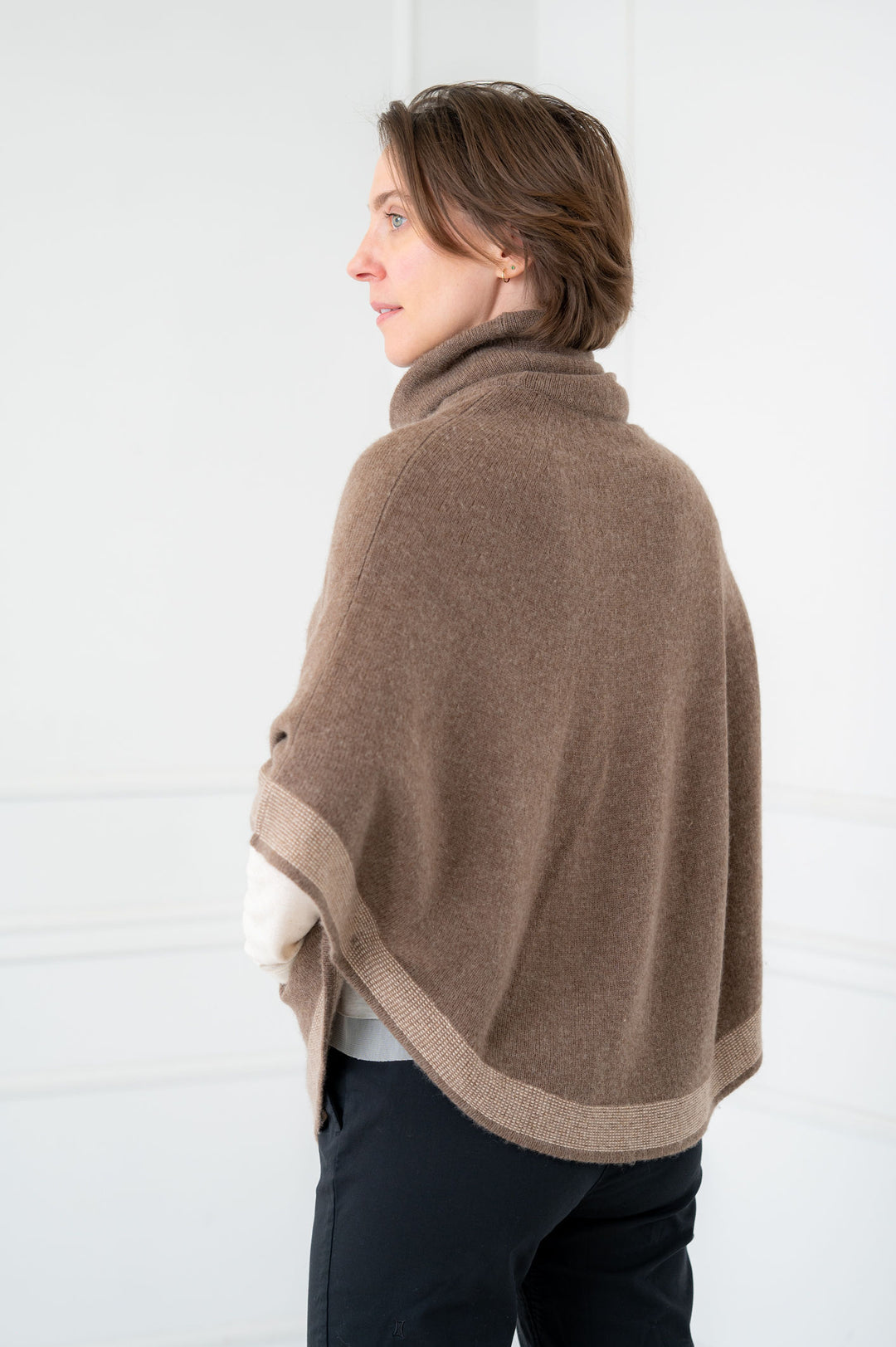 100% Cashmere Camel Round Poncho