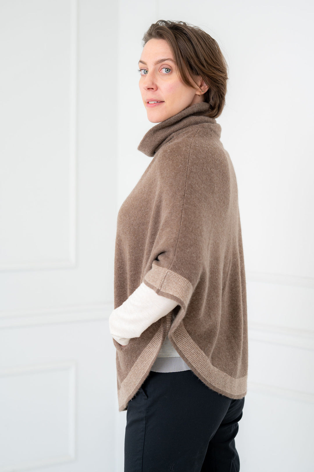 100% Cashmere Camel Round Poncho