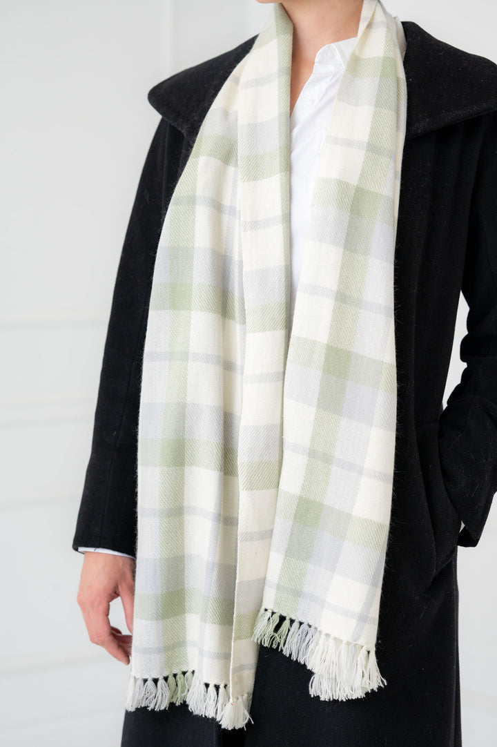 100% Cashmere Green Tartan Neck Scarf