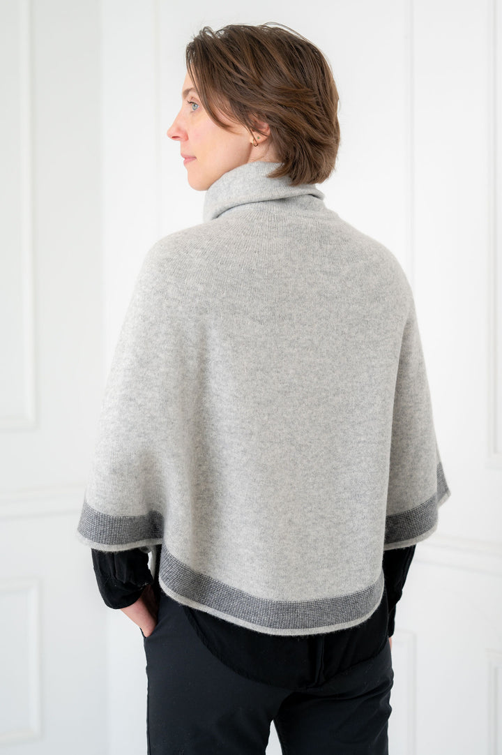 100% Cashmere Light Grey Round Poncho